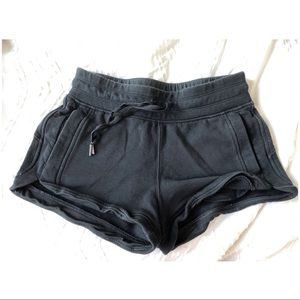 Lululemon • Shorts